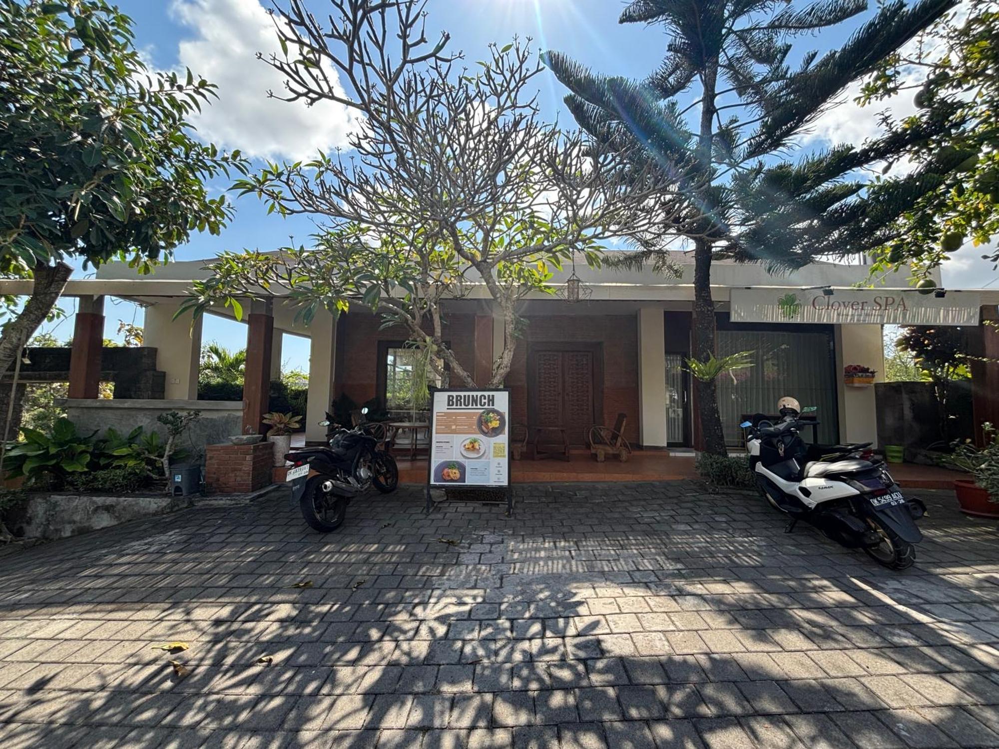 Clover Bali Jimbaran  Exterior photo